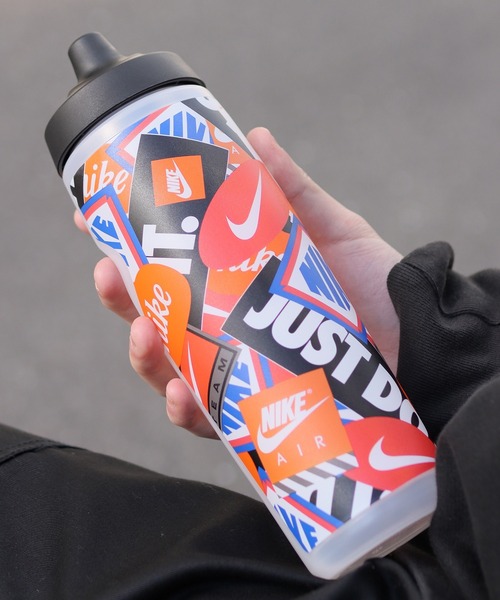 NIKE/ナイキ スクイズ リフュエルボトル 24oz グラフィック 2026年春夏