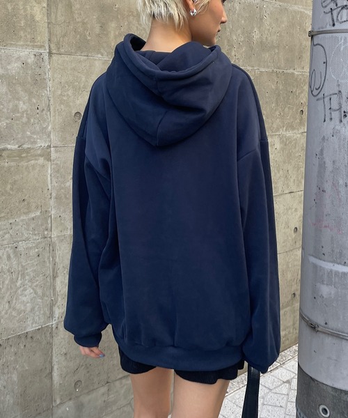 ROGER AND RAW（ロジャーアンドロウ）の「[裏起毛]ユーズド風ロゴプリントフーディー（パーカー・レディース・ホワイト/ネイビー/グレー・FREE）」の20枚目の写真