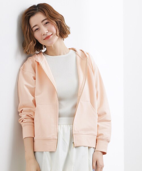 grove(グローブ)の「軽やかに羽織れてシーズンレスに活躍! 大人のジップパーカー(パーカー・レディース・グレー/アイボリー/ベビーピンク・02/03/01/04/05)」の3枚目の写真