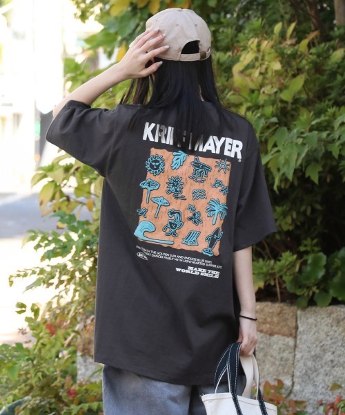 KRIFF MAYER Lady's Collection(クリフメイヤーレディースコレクション)の「【本体綿100%】プリント半袖チュニック(ゆるキャラ)(Tシャツ/カットソー・レディース・チャコール/カラフル/オフホワイト/パープル/ベージュ・LARGE/MEDIUM)」の3枚目の写真