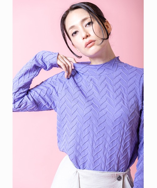 OSMOSIS（オズモーシス）の「ピンタックハイネックTシャツ（Tシャツ/カットソー・レディース・ブルー/ブラック/アイボリー/ライトパープル・ONE SIZE）」の4枚目の写真