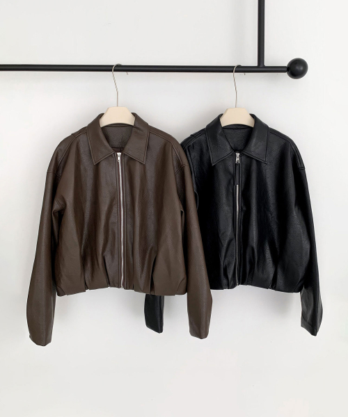 VASCARA(バスカラ)の「Faux Leather Shirring Zip-up Jacket (2colors)(ライダースジャケット・レディース・ブラック/ブラウン・FREE)」の5枚目の写真