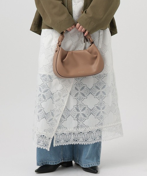 BAYFLOW（ベイフロー）の「[500mlのペットボトルも入る]ノットワンハンドルショルダーバッグ（ハンドバッグ・レディース・ブラック/ベージュ/ライトグリーン・FREE）」の9枚目の写真