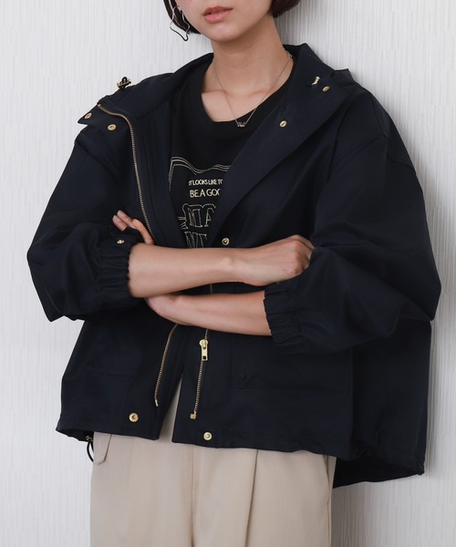 libelle more（リベル モア）の「【テフロン加工／防汚機能／撥水】Eツイルギャザーブルゾン マウンテンパーカー（マウンテンパーカー・レディース・ブラック/オリーブ/グレイッシュベージュ/アイボリー/ネイビー・L/M）」の5枚目の写真