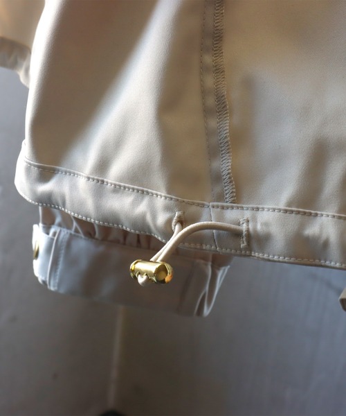 libelle more（リベル モア）の「【テフロン加工／防汚機能／撥水】Eツイルギャザーブルゾン マウンテンパーカー（マウンテンパーカー・レディース・ブラック/オリーブ/グレイッシュベージュ/アイボリー/ネイビー・L/M）」の7枚目の写真