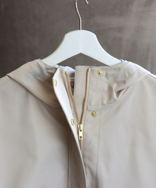 libelle more（リベル モア）の「【テフロン加工／防汚機能／撥水】Eツイルギャザーブルゾン マウンテンパーカー（マウンテンパーカー・レディース・ブラック/オリーブ/グレイッシュベージュ/アイボリー/ネイビー・L/M）」の10枚目の写真