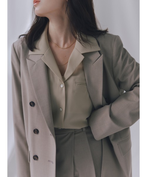 anuans（アニュアンス）の「セミシアーオープンカラーブラウス（シャツ/ブラウス・レディース・ホワイト/ベージュ/チャコールグレー・FREE）」の4枚目の写真