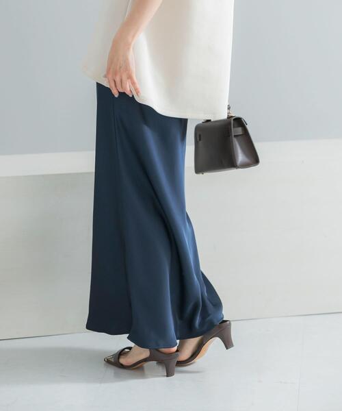 URBAN RESEARCH ROSSO WOMEN（アーバンリサーチ　ロッソ）の「ヴィンテージシルキーサテンイージースカート（スカート・レディース・オフホワイト/ネイビー・36/38）」の16枚目の写真