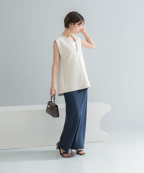 URBAN RESEARCH ROSSO WOMEN（アーバンリサーチ　ロッソ）の「ヴィンテージシルキーサテンイージースカート（スカート・レディース・オフホワイト/ネイビー・36/38）」の14枚目の写真