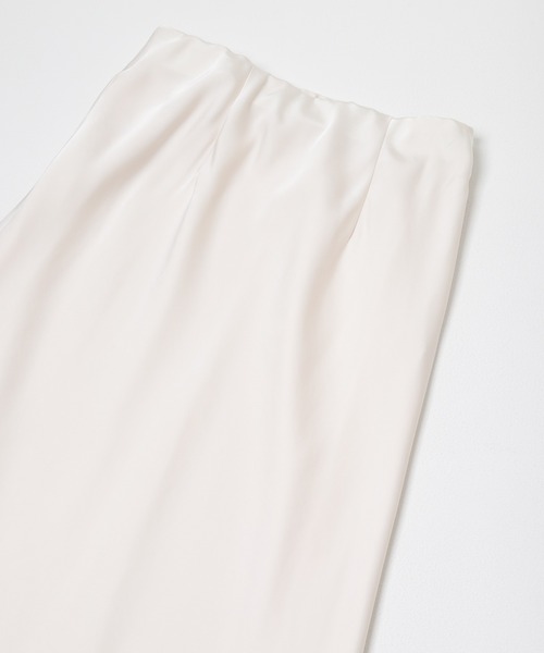 URBAN RESEARCH ROSSO WOMEN(アーバンリサーチ ロッソ)の「ヴィンテージシルキーサテンイージースカート(スカート・レディース・オフホワイト/ネイビー・36/38)」の16枚目の写真