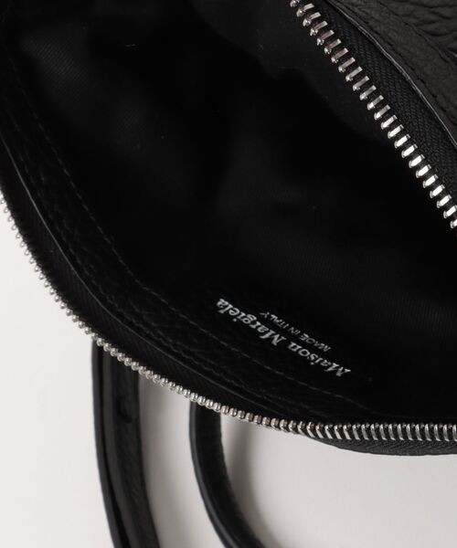 Maison Margiela(メゾンマルジェラ)の「Maison Margiela 5AC CLASSIQUE MINI(ハンドバッグ・レディース・ブラック・FREE)」の4枚目の写真