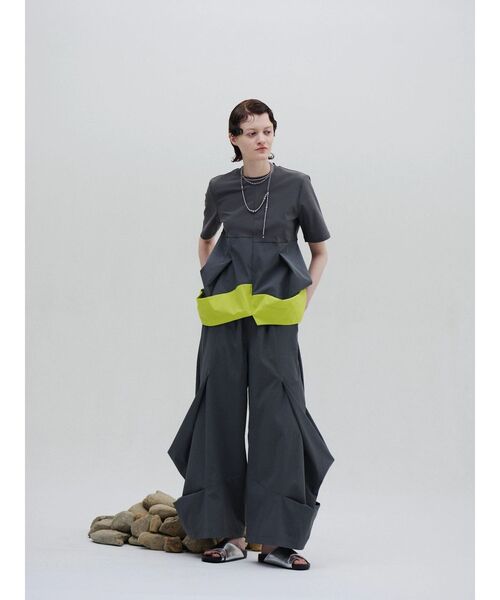 UN3D.（アンスリード）の「ROUND BOX COCOON T-SH / ラウンドボックスコクーンティーシャツ（Tシャツ/カットソー・レディース・グレー/ブラック/その他1/ホワイト・38/36）」の6枚目の写真