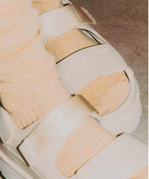 UGG(アグ)の「UGG GOLDENGLOW / アグ ゴールデングロウ(サンダル・レディース・アイボリー・22.0cm/23.0cm/24.0cm/25.0cm/26.0cm)」の7枚目の写真