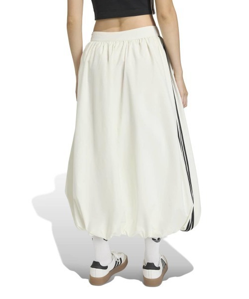 adidas(アディダス)の「adidas originals BALLOON LONG SKIRT(アディダスオリジナルス バルーン ロング スカート)(スカート・レディース・オフホワイト・SMALL/MEDIUM/LARGE)」の3枚目の写真