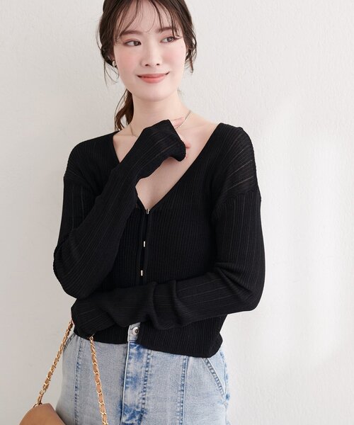 natural couture（ナチュラルクチュール）の「リブ柄入りフロントホックカーディガン（カーディガン/ボレロ・レディース・ブラック/サックスブルー/ネイビー/イエロー/ピンク/オフホワイト・FREE）」の3枚目の写真
