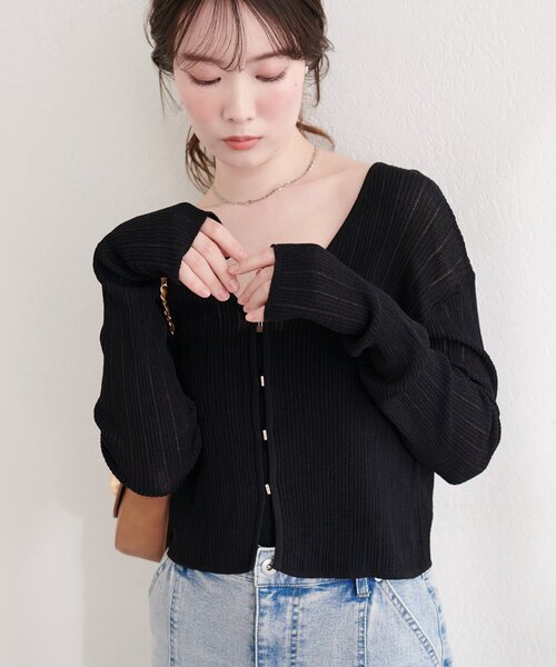 natural couture（ナチュラルクチュール）の「リブ柄入りフロントホックカーディガン（カーディガン/ボレロ・レディース・ブラック/サックスブルー/ネイビー/イエロー/ピンク/オフホワイト・FREE）」の20枚目の写真