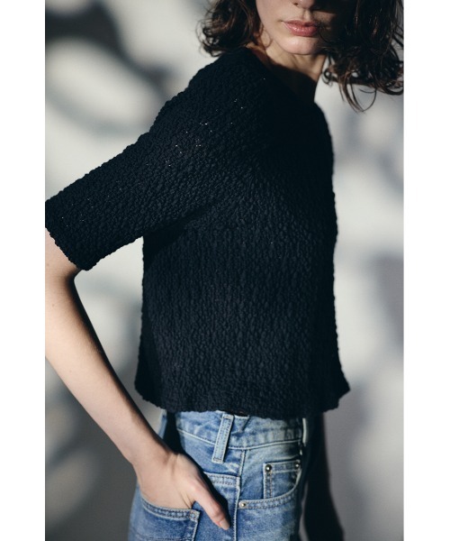 RIM.ARK（リムアーク）の「【PRE ORDER】Shirring lace compact tops シャーリングレース コンパクト トップス（ニット/セーター・レディース・ホワイト/ブラック・FREE）」の2枚目の写真