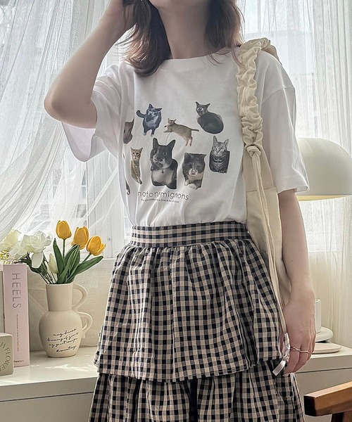 etta(エタ)の「猫ちゃんいっぱい半袖Tシャツ(Tシャツ/カットソー・レディース・アイボリー/ホワイト・MEDIUM/LARGE)」の1枚目の写真