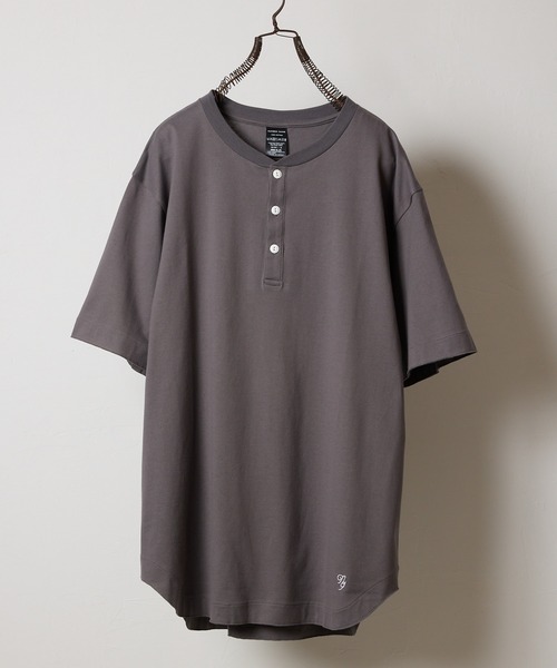 NUMBER (N)INE(ナンバーナイン)の「PREMIUM COTTON CURVED HEM HENRY NECK T-SHIRT / プレミアム コットン カーブド ヘム ワンポイント ロゴ刺繍 ヘンリーネック Tシャツ(Tシャツ/カットソー・メンズ・オリーブ/ブラック/グレー/ホワイト・3/2/4)」の15枚目の写真