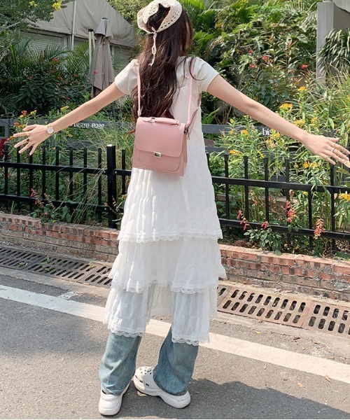 &soiree(アンドソワレ)の「Vネックレースティアードキャミワンピース(ワンピース・レディース・ホワイト/パープル・LARGE/MEDIUM/SMALL)」の5枚目の写真