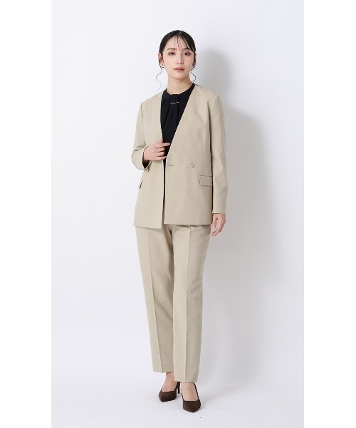 AOYAMA(アオヤマ)の「Vカラー2ボタンダブルジャケット【セットアップ着用可】(スーツジャケット・レディース・ベージュ/ネイビー・S/M/L)」の12枚目の写真