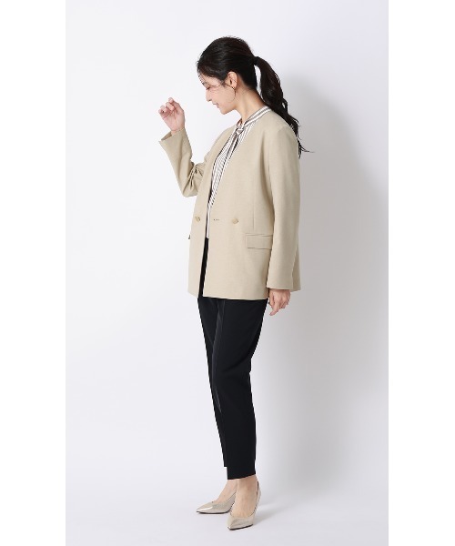 AOYAMA(アオヤマ)の「Vカラー2ボタンダブルジャケット【セットアップ着用可】(スーツジャケット・レディース・ベージュ/ネイビー・S/M/L)」の14枚目の写真