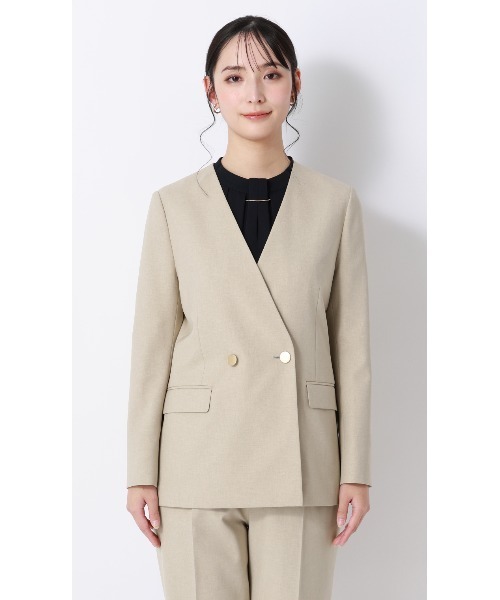 AOYAMA(アオヤマ)の「Vカラー2ボタンダブルジャケット【セットアップ着用可】(スーツジャケット・レディース・ベージュ/ネイビー・S/M/L)」の3枚目の写真