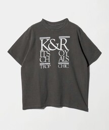 KURO（クロ）の「＜KURO＞ROUND SHAPE DYED TEE K&R/プリント Tシャツ（Tシャツ/カットソー）」