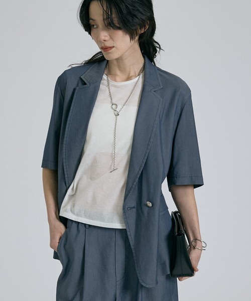 qualite（カリテ）の「【接触冷感＆セットアップ対応】ライトデニムハーフスリーブジャケット/春服/夏服/オフィスカジュアル/きれいめ（テーラードジャケット・レディース・インディゴブルー/ベージュ・38/36）」の2枚目の写真