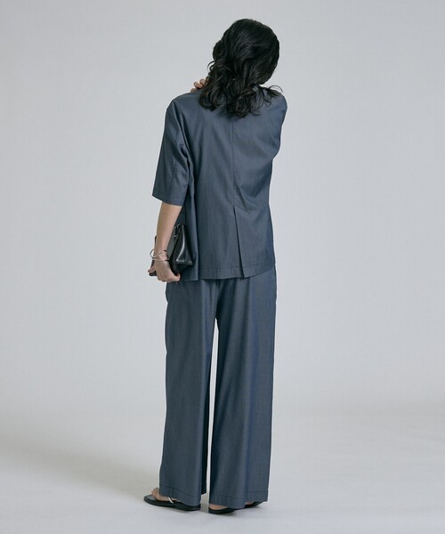 qualite（カリテ）の「【接触冷感＆セットアップ対応】ライトデニムハーフスリーブジャケット/春服/夏服/オフィスカジュアル/きれいめ（テーラードジャケット・レディース・インディゴブルー/ベージュ・38/36）」の6枚目の写真