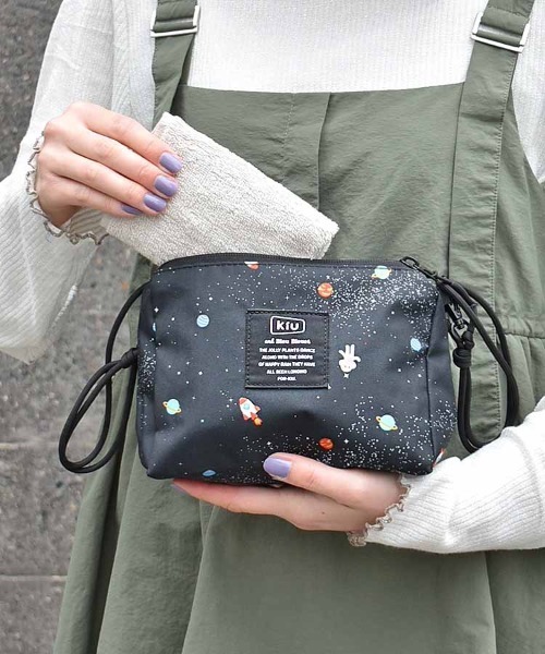 KiU(キウ)の「【KiU and BleuBleuet】KiUパラコードサコッシュポーチ(ショルダーバッグ・レディース・ブルー/ブラック系その他/ブラック/ネイビー/ネイビー系・FREE)」の22枚目の写真