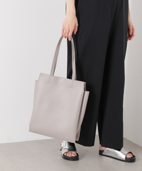 NANO universe（ナノユニバース）の「縦長トートバッグ（トートバッグ・レディース・ブラック/グレー/ベージュ・F）」の2枚目の写真