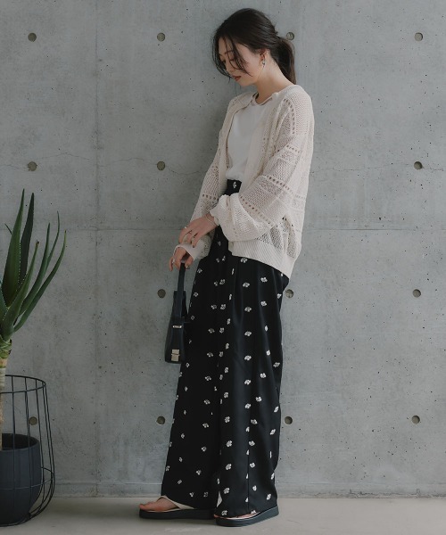 slattgir(スラットジール)の「高身長 花柄刺しゅうツイルタックパンツ(トールサイズ)Essenave(その他パンツ・レディース・グレー/ブラック・TM/T3L/TL/TLL)」の21枚目の写真