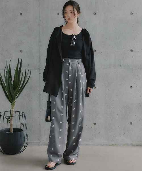 slattgir(スラットジール)の「高身長 花柄刺しゅうツイルタックパンツ(トールサイズ)Essenave(その他パンツ・レディース・グレー/ブラック・TM/T3L/TL/TLL)」の18枚目の写真
