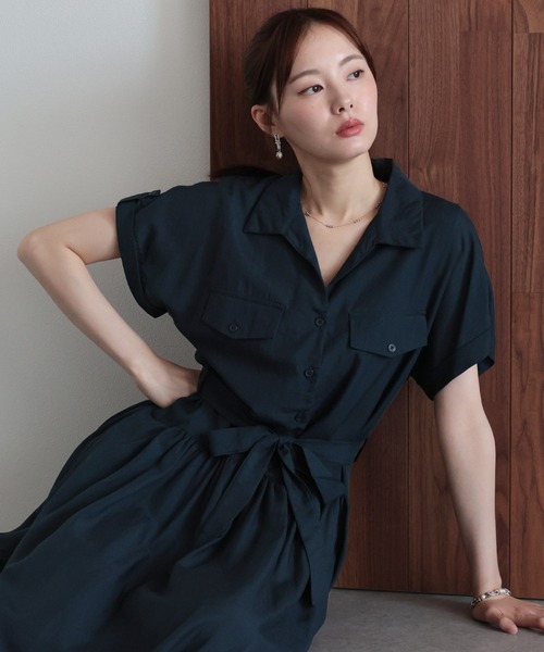 J by blue(ジェイバイブルー)の「スキッパーネックシャツワンピース(ワンピース・レディース・グレー/ネイビー・MEDIUM)」の2枚目の写真