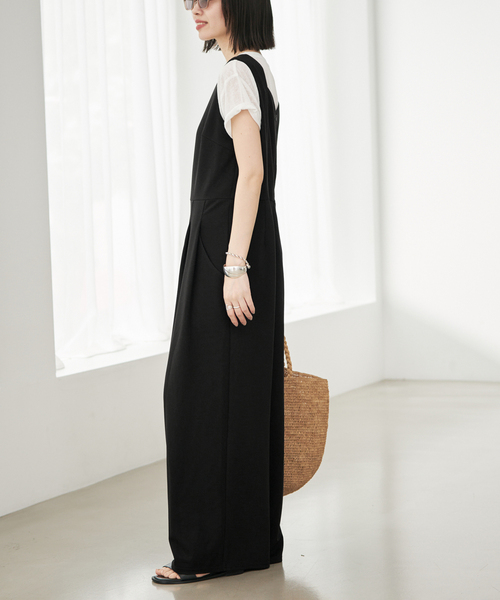 SLOBE IENA(スローブイエナ)の「《WEB限定サイズ有り/3サイズ展開》カットオールインワン(つなぎ/オールインワン・レディース・カーキ/ブラック・40/38/36)」の5枚目の写真