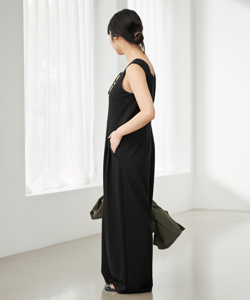 SLOBE IENA(スローブイエナ)の「《WEB限定サイズ有り/3サイズ展開》カットオールインワン(つなぎ/オールインワン・レディース・カーキ/ブラック・40/38/36)」の10枚目の写真
