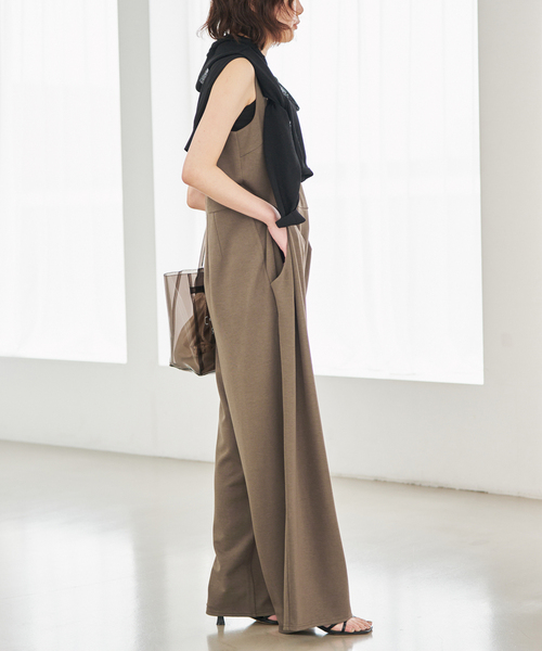 SLOBE IENA(スローブイエナ)の「《WEB限定サイズ有り/3サイズ展開》カットオールインワン(つなぎ/オールインワン・レディース・カーキ/ブラック・40/38/36)」の16枚目の写真