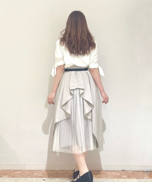 an another angelus（アンアナザーアンジェラス）の「【サイズ展開】ベルト付きバックラッフルフレアースカート/fint フィント（スカート・レディース・ネイビー/ライトグレー・1/2）」の6枚目の写真