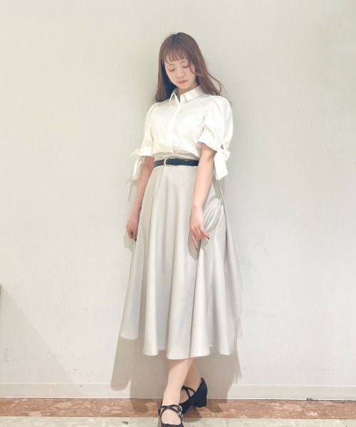 an another angelus（アンアナザーアンジェラス）の「【サイズ展開】ベルト付きバックラッフルフレアースカート/fint フィント（スカート・レディース・ネイビー/ライトグレー・1/2）」の7枚目の写真