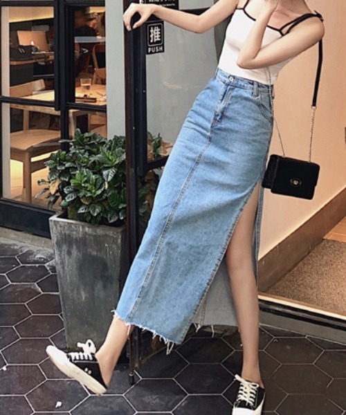 FAVORITO(ファヴォリート)の「スリットタイトデニムスカート(スカート・レディース・ブルー・S/M/L)」の8枚目の写真