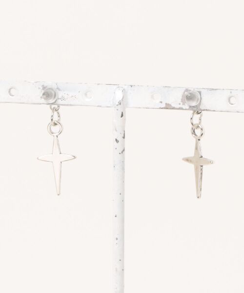 B.I.D.(ビーアイディー)の「《Bz》【456843】シンプルシルバースターピアス(RZ)(ピアス(両耳用)・メンズ・シルバー・FREE)」の5枚目の写真