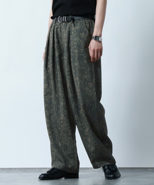 RAGEBLUE（レイジブルー）の「Botanical Pattern Summer Cocoon Easy Pants/総柄/サマーコクーンイージーパンツ（スラックス・メンズ・ブラウン/グレー・LARGE/MEDIUM）」の2枚目の写真