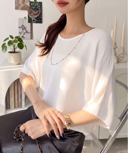 Eclat one(エクラワン)の「【イージーケア】ひんやりタッチ。大人のサマーニットドルマンプルオーバー(Tシャツ/カットソー・レディース・イエロー/ホワイト/ブラック・FREE)」の2枚目の写真