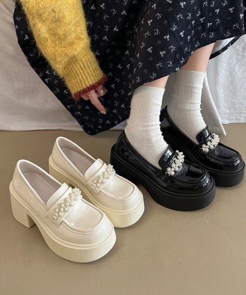Miniministore(ミニミニストア)の「パールビジュー厚底ローファー フェミニン(ローファー・レディース・アイボリー/ブラック・24.5cm/24.0cm/23.5cm/23.0cm/22.5cm)」の3枚目の写真