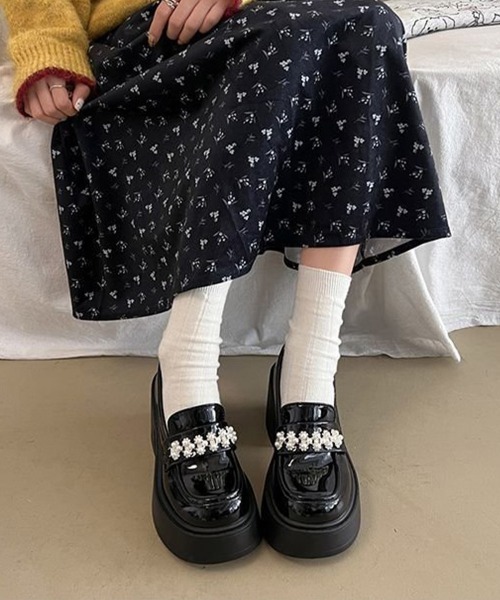 Miniministore(ミニミニストア)の「パールビジュー厚底ローファー フェミニン(ローファー・レディース・アイボリー/ブラック・24.5cm/24.0cm/23.5cm/23.0cm/22.5cm)」の4枚目の写真