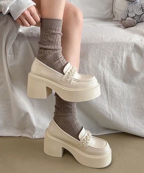 Miniministore(ミニミニストア)の「パールビジュー厚底ローファー フェミニン(ローファー・レディース・アイボリー/ブラック・24.5cm/24.0cm/23.5cm/23.0cm/22.5cm)」の9枚目の写真