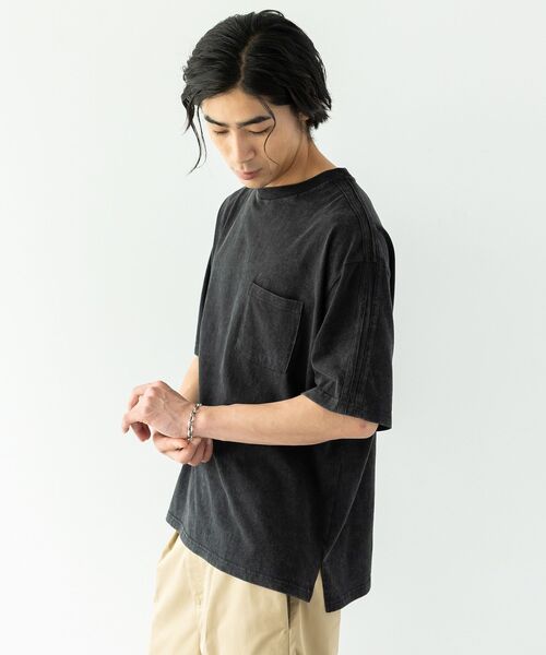 CRAFT STANDARD BOUTIQUE(クラフトスタンダードブティック)の「ピグメントラインTシャツ(Tシャツ/カットソー・メンズ・ブラック/グレイッシュベージュ・M/L)」の5枚目の写真