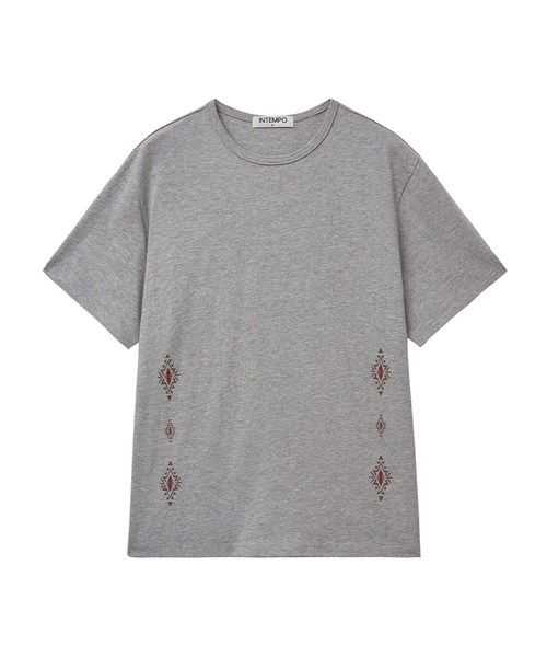 INTEMPOMOOD(インテンポムード)の「エスニックグラフィックTシャツ : 2カラー(Tシャツ/カットソー・メンズ・ブラウン/グレー・MEDIUM/LARGE)」の1枚目の写真