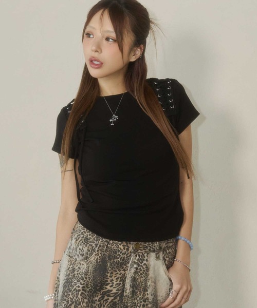 d.i.a.(ダイヤ)の「ショルダーレースアップTシャツ(Tシャツ/カットソー・レディース・グレー/ホワイト/ブラック・FREE)」の5枚目の写真